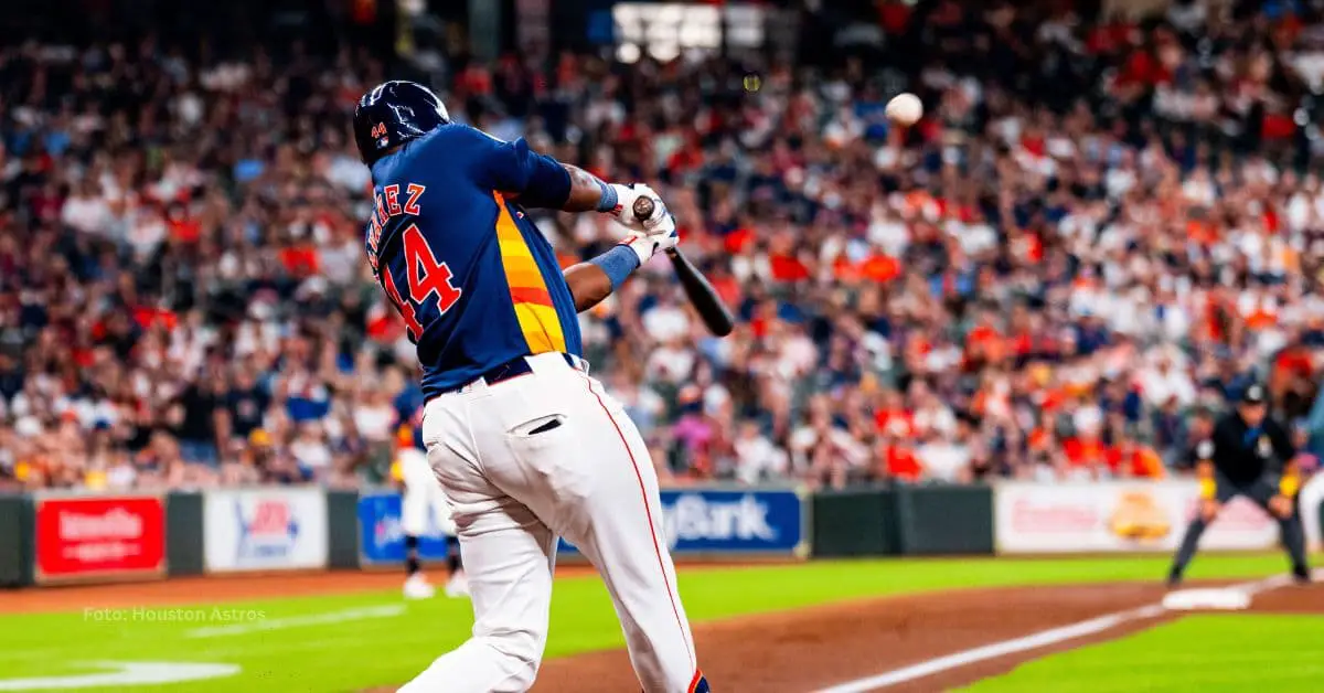 Jonrón de Yordan Alvarez encendió el Minute Maid Park