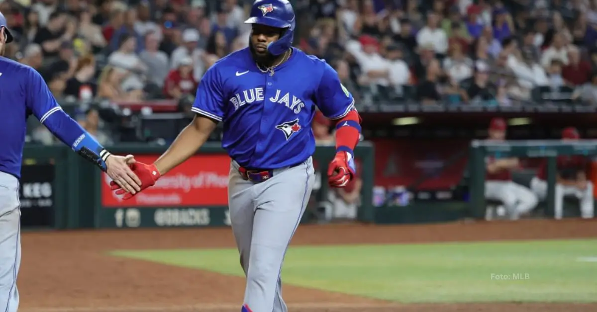 Vladimir Guerrero Jr. entrando en carrera con Toronto Blue Jays