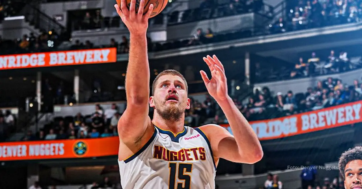 Nikola Jokic con Denver Nuggets